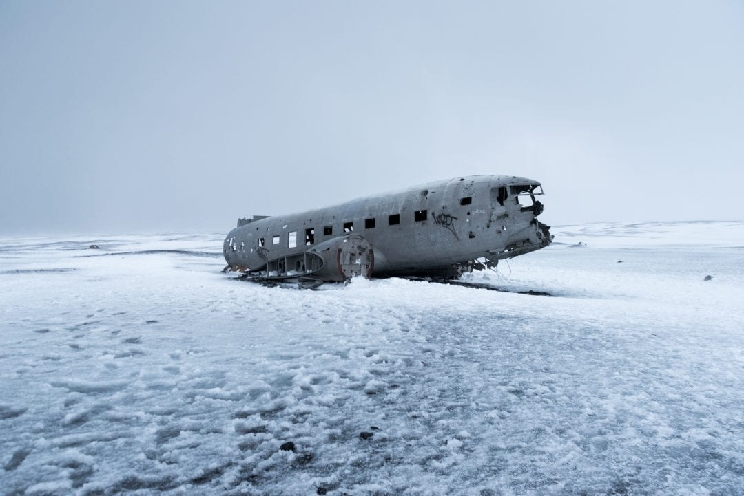 Epave de l'avion en Islande sur la plage de Sólheimasandur