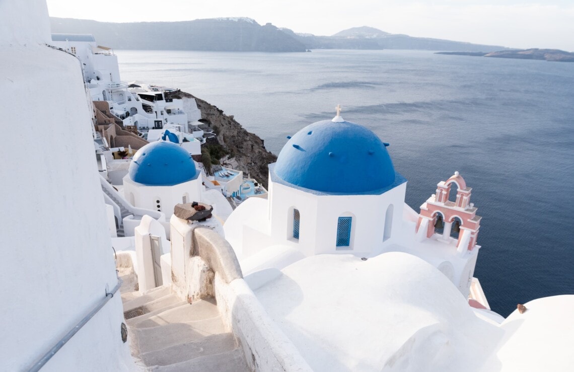 chapelle avec coupole bleue à oia