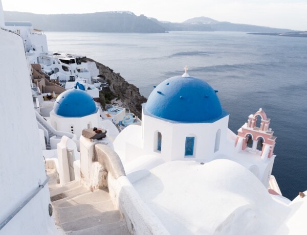 chapelle avec coupole bleue à oia