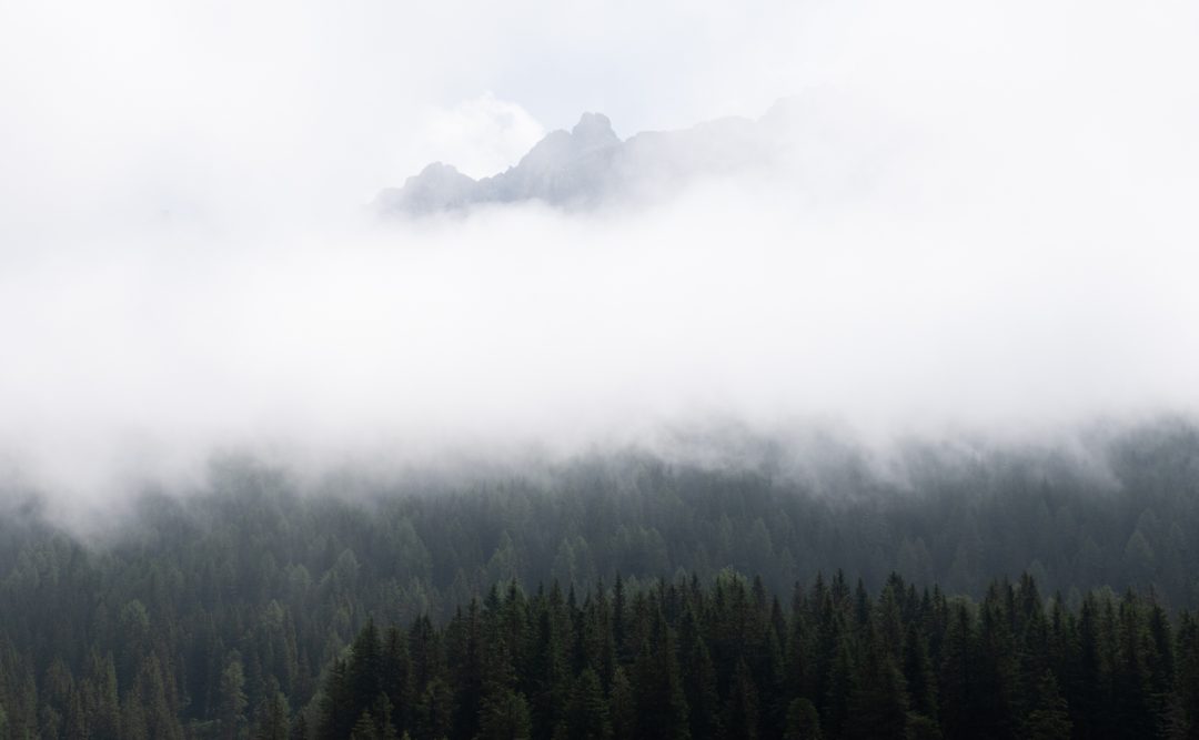 Brume dans les Dolomites
