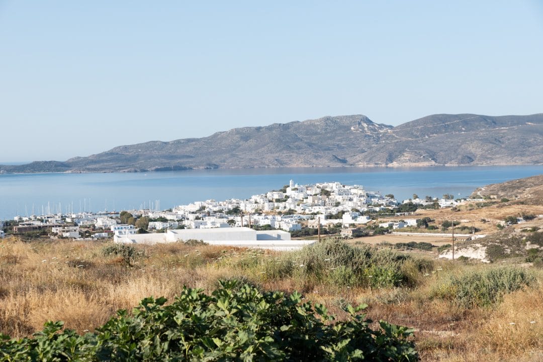 Vue d'Adamas depuis Lithos Luxury Room