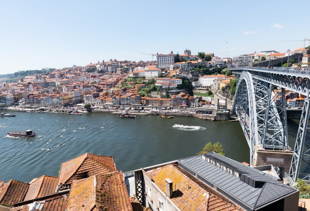 Vue sur Porto depuis le pont Pont Dom-Luís