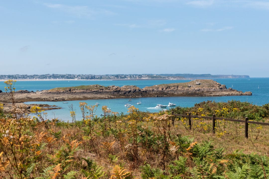 Les Ebihens vue sur le cap frehel