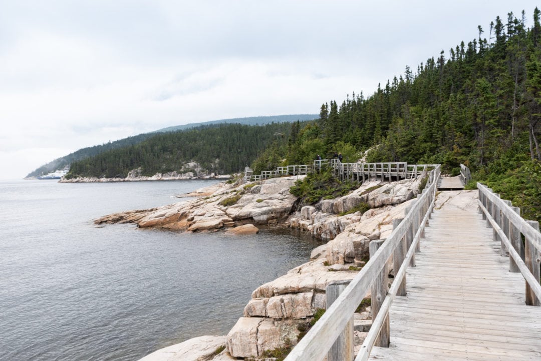 sentier de la pointe de l'islet à Tadoussac