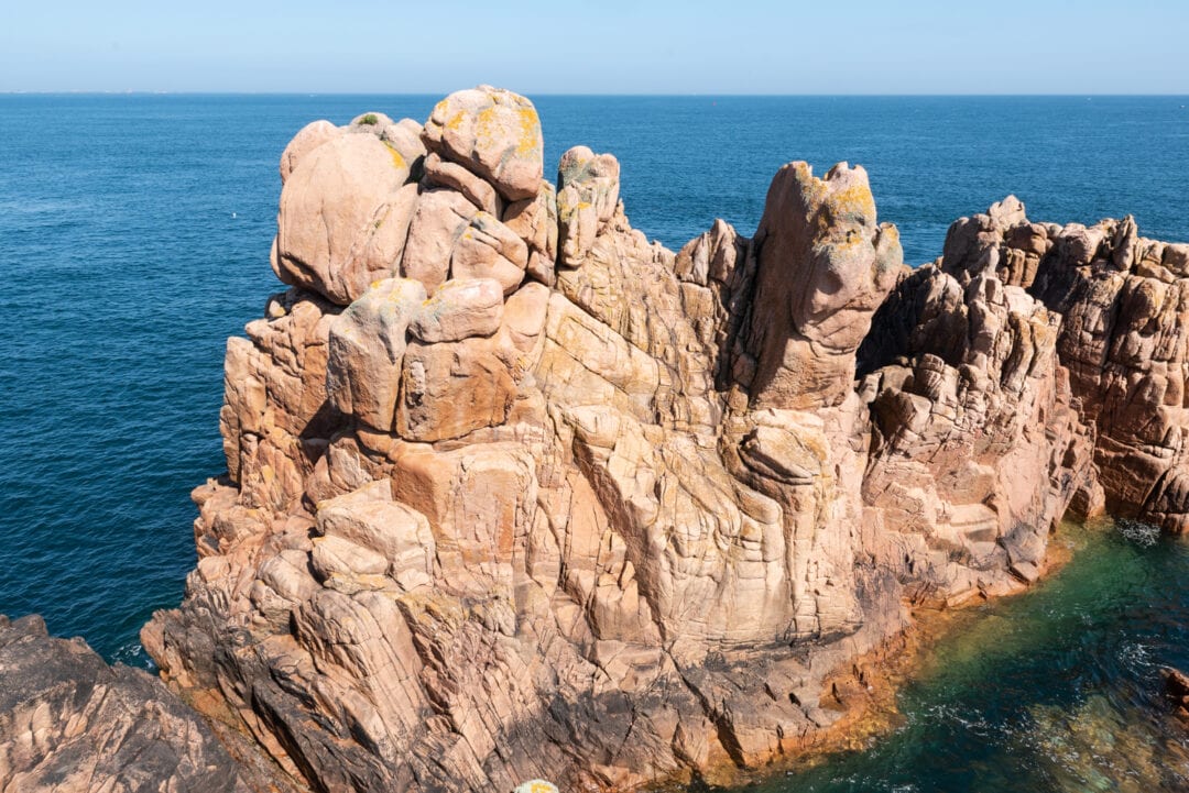 rochers côte sauvage île de Bréhat