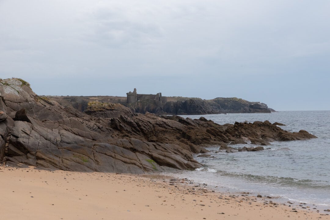 plage des sabias vue sur le vieux château