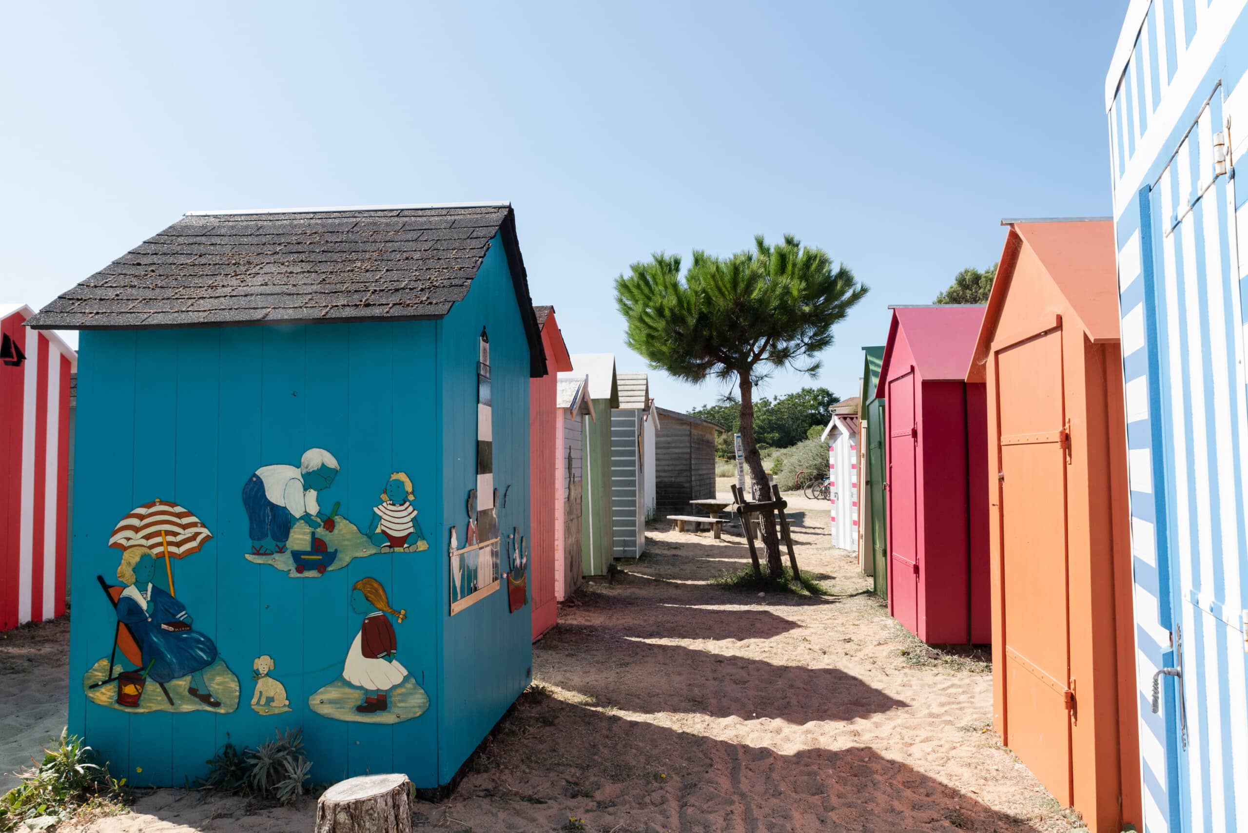 Cabines colorées de la plage de la Boirie à Saint-Denis-d'Oléron