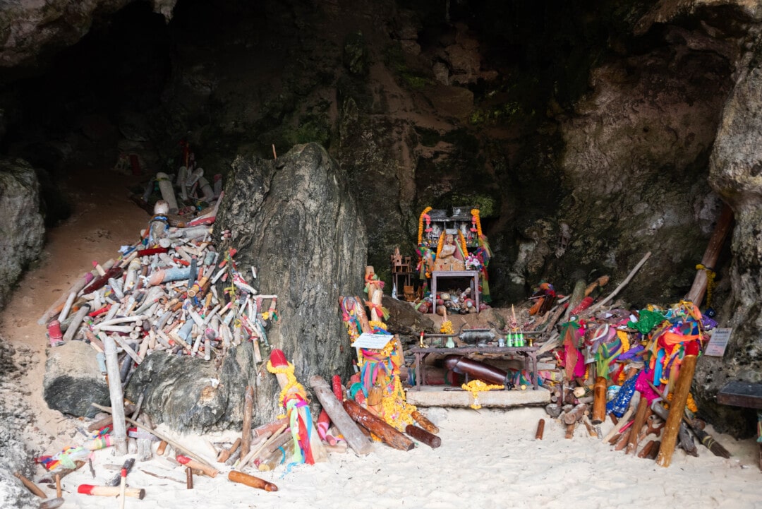 grotte-phallus-phranang-beach