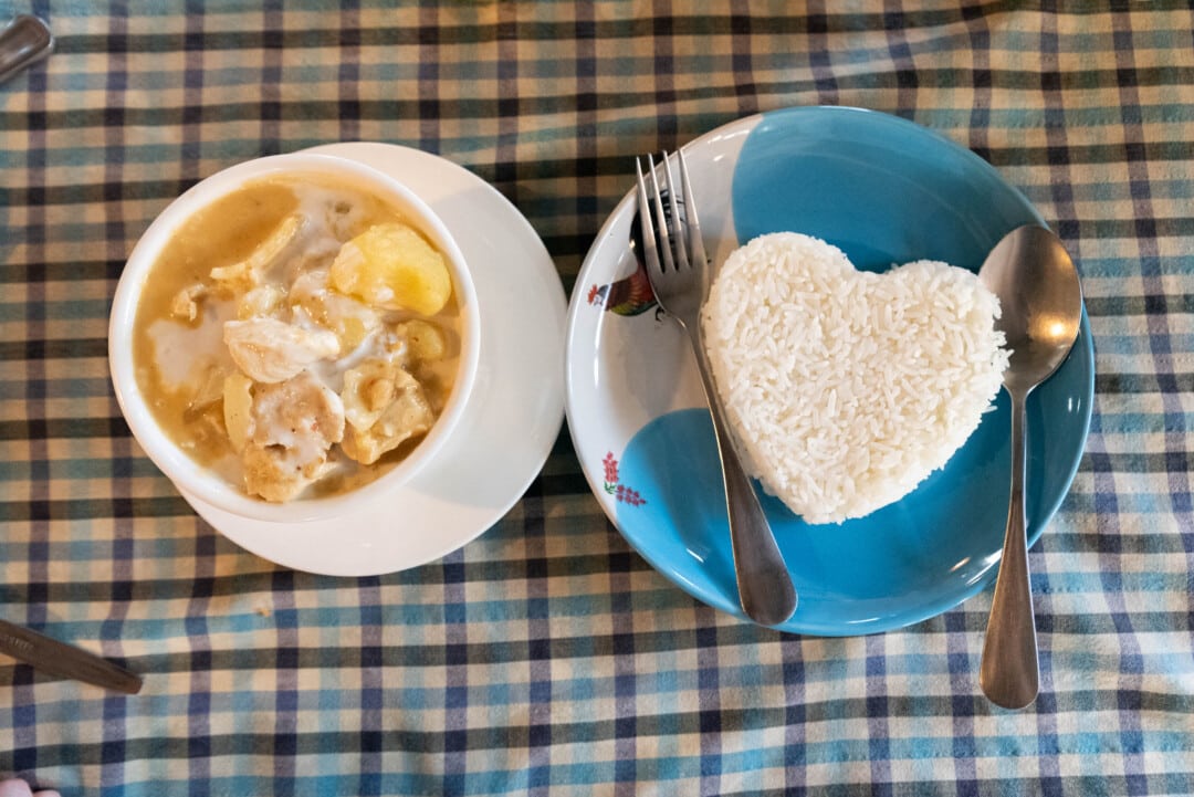 Pawn's-restaurant-khao-sok