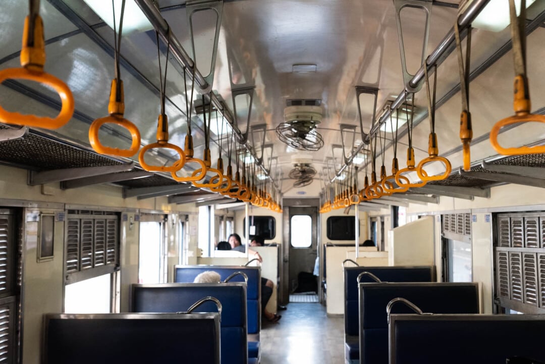 train-pour-aller-à-Ayuttha