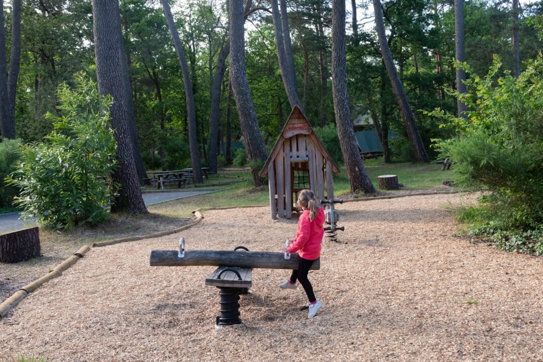 aire de jeux village huttopia